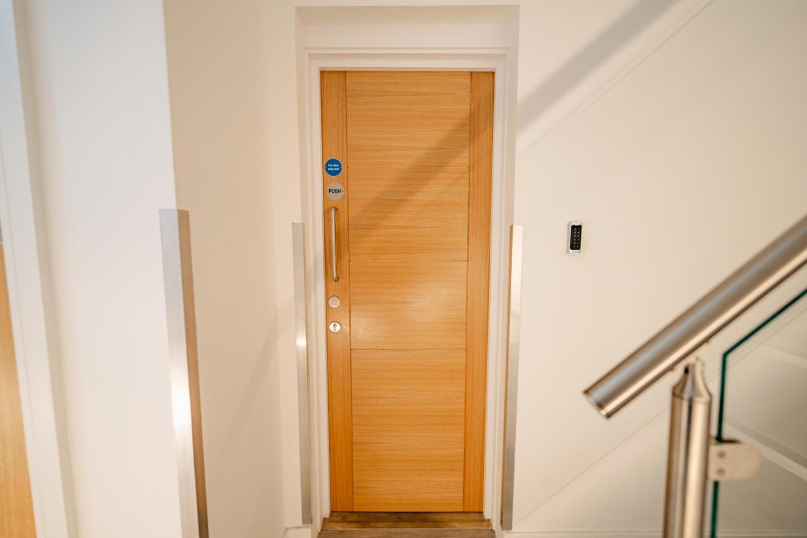 Luxury Apartments In Cardiff City Centre Exterior foto